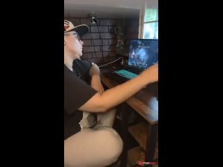 [GetFreeDays.com] Chubby Nerd Playing League of Legends Porn Film December 2022-8