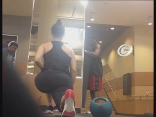 Noticeable ass in the gym-5