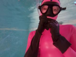 xxx video clip 17 UkCuteGirl – Underwater Freediving Latex Masturbation on fetish porn catheter fetish-3