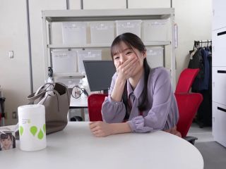 Kasumi Matsumaru (27), Second Year in the Sales Department, Agrees to Appear in AV (Debut)! Sneaking Out of Work and Orgasming Nonstop: Public Sex at the Office ⋆.-7