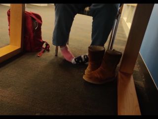 free online video 44 Mismatched socks and uggs | fetish | solo female foot fetish-7