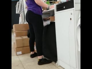 Candid thick redhead teen in leggings!-3