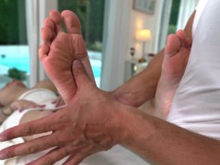 LoveHerFeet presents Kayla Green – Sensual Home Massage Foot!-2