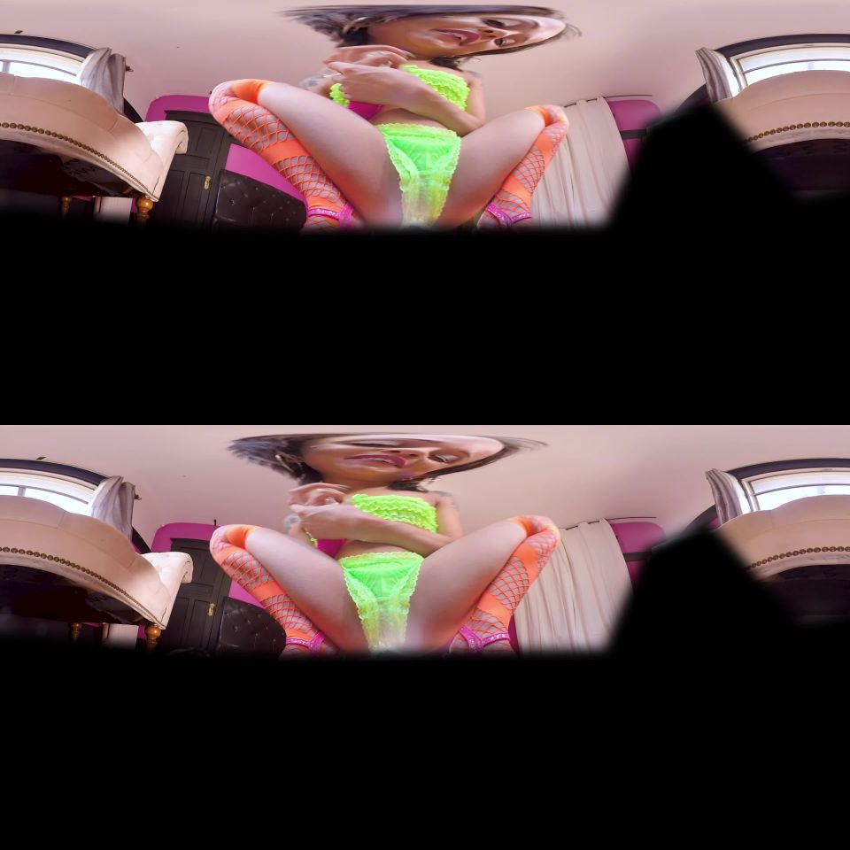 Holly Hendrix Upskirt (Oculus)(Virtual Reality)