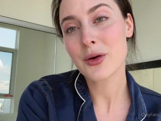 onlyisla 03-07-2020 Happy Friday everyone I decided to end your week in style(MILF porn)-5